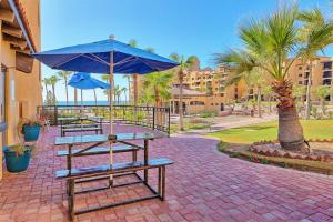 Ocean Front PRINCESA Resort D108-Sandy Beach-Ground Floor-HUGE