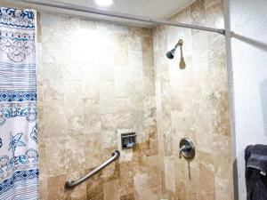 Ocean Front PRINCESA Resort D108-Sandy Beach-Ground Floor-HUGE