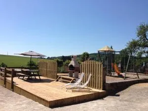 Le Fenil Holiday Home - Champlon