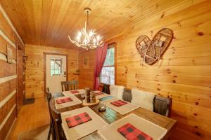 Family-Friendly Blue Ridge Cabin w Game Room!