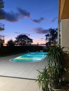 Viktória ~Vízparti ~ Medencés ~ Apartman