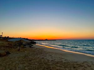 Sea Front Villa Direct Access to Crystal Blue Sea Al Alamein, Egypt