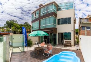 Triplex pé na areia