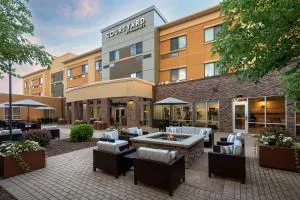 Courtyard Mankato Hotel & Event Center - Le Center