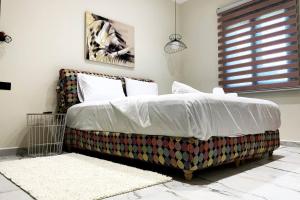 Luxury Home with Garden in the Suburbs