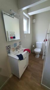 B&B / Chambres d'hotes Chambre Balneo a Chaumont (Maison Bonhage) : photos des chambres