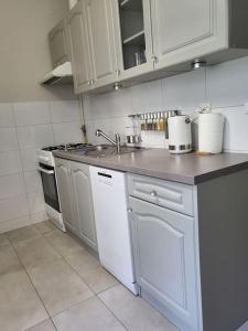 Pokój z kuchnią i łazienką Żyrardów