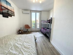 Maison Vue Pyrénées Centre ville - salle de jeux