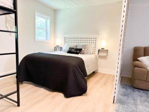 Dreamy Boho Remodeled Cottage with Mountain Views