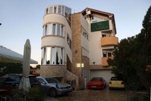 Apartments and rooms by the sea Nin, Zadar - 5858 