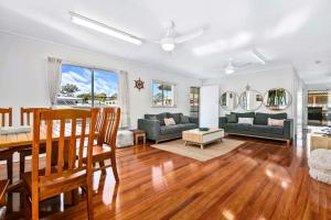 OceanViews on Burrum Whole