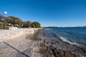 Apartments by the sea Petrcane, Zadar - 14327 