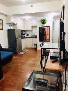 Abreeza chills place 1815