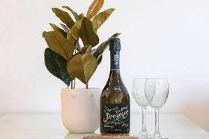 Inner Bloom - Tropical Chic in the CBD