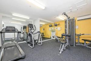 Metropolis Mirage - A Poolside CBD Studio