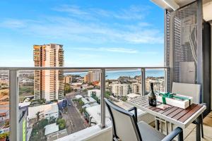 Metropolis Mirage - A Poolside CBD Studio