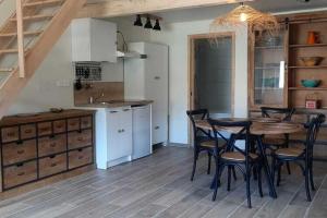 Villas Cozy Villa in Roquebrun with Private Pool : photos des chambres