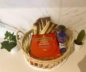 So Unique! Collins Street Vibe 2B2B