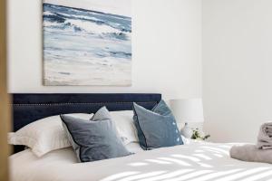 Aura 3 Spectacular Beachside Views