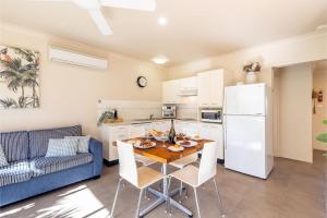 Martys 7 2 Intrepid Cl - pool , air con , Wi-Fi and linen