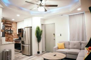 Sleek and Cozy Micro Fells Point Residence!