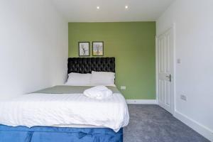 Charming 3 BR in Folkestone!