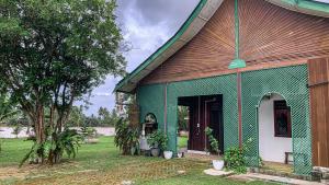Aaira 8Pari Riverview Lodge