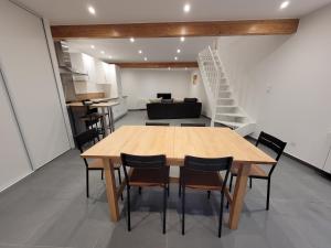Maisons de vacances Le Bareyre - Grande Maison avec terrasse : photos des chambres