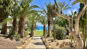 Modern apartment sea view with private jacuzzi