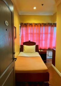 Blue Velvet Hotel -CM Recto