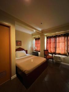 Blue Velvet Hotel -CM Recto