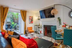 Funky Trendy 3 Bed 3 Bath with Patio in Dalston
