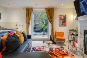 Funky Trendy 3 Bed 3 Bath with Patio in Dalston