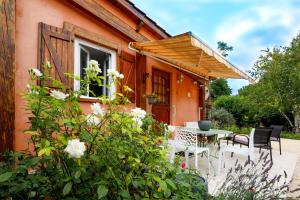 Maisons de vacances Le Clos Fleuri d'Olympe - Avec piscine privee : photos des chambres