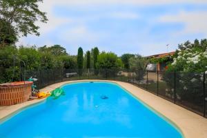 Maisons de vacances Le Clos Fleuri d'Olympe - Avec piscine privee : photos des chambres