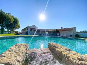 Villas Domaine de la Toumanque- Mas provencal renove- 4 chambres - 14 couchages : photos des chambres