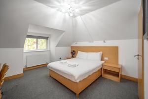 Double Room with Private Bathroom room in Flexistay Aparthotel Sutton