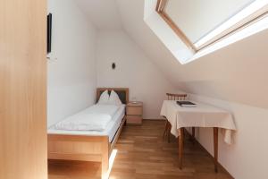 Economy Single Room