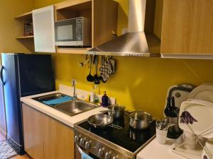 Pico de Loro by Billyn