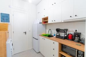 Aiolos kolonaki near Hilton super lux apartment