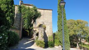 Maisons de vacances La Maison d'Isidore - Gite 6 personnes avec climatisation, piscine et jardin clos : photos des chambres