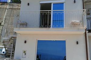 Stanza Mylai Etna View