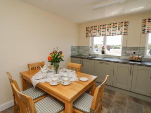 2 Sunny Hill