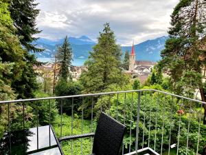 Beautiful flat with nice lake and mountain views