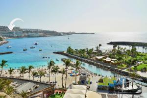 Brand New - Glass Apt - Ocean Views