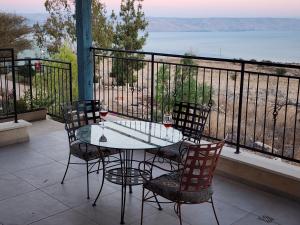מול הכנרת Over looking the Sea of Galilee