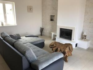 Ferienhaus Luisa Insel Brac - Kamin, Pool, Grill, Olivengrundstück