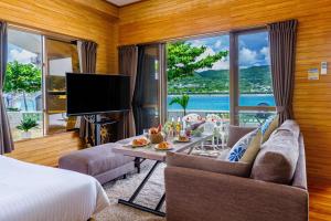 瀬底島 目の前がビーチ BBQ可能 広いお庭付きの宿泊施設 瀬底ありがとうハウス