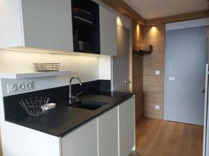 Appartement duplex 3 pièces, 6 pers., au pied des pistes, proche ESF, avec balcon, Wifi - FR-1-411-650