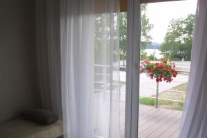 Hotelik Likusy - przy plaży nad jeziorem Ukiel i z bezpłatnym prywatnym parkingiem
